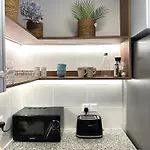 Apartment H&o Golden Sun