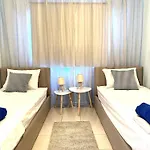 Apartment H&o Golden Sun *